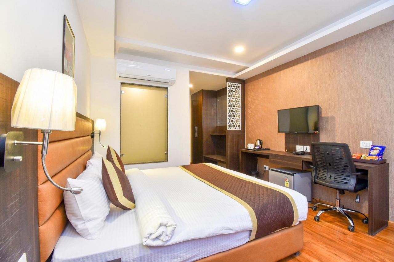Hotel Suncity Plaza, Sitapura, Dzsaipur Szoba fotó